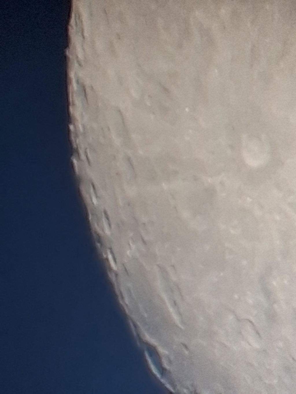 Explore Scientific FirstLight 100mm Mak-Teleskop EQ3