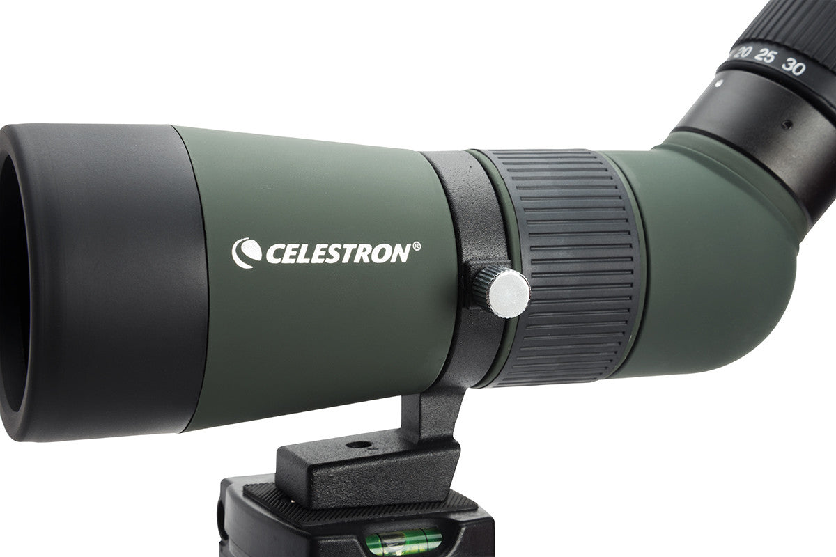 Celestron LandScout 10-30x50 Spektiv gewinkelt mit Stativ